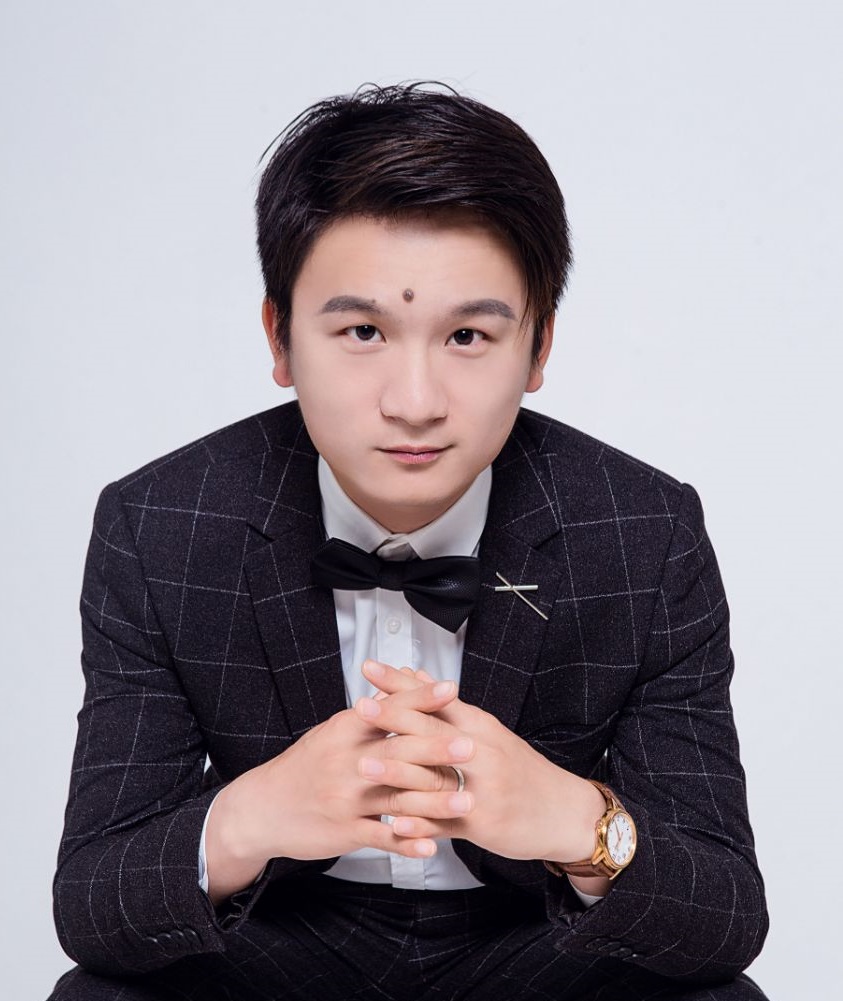  韓念 設(shè)計師